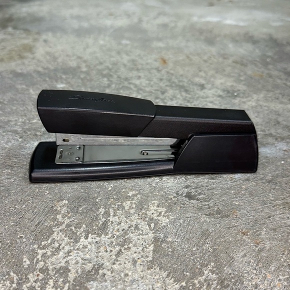 Swingline Other - Swingline Full Strip Desktop Stapler 40XXX